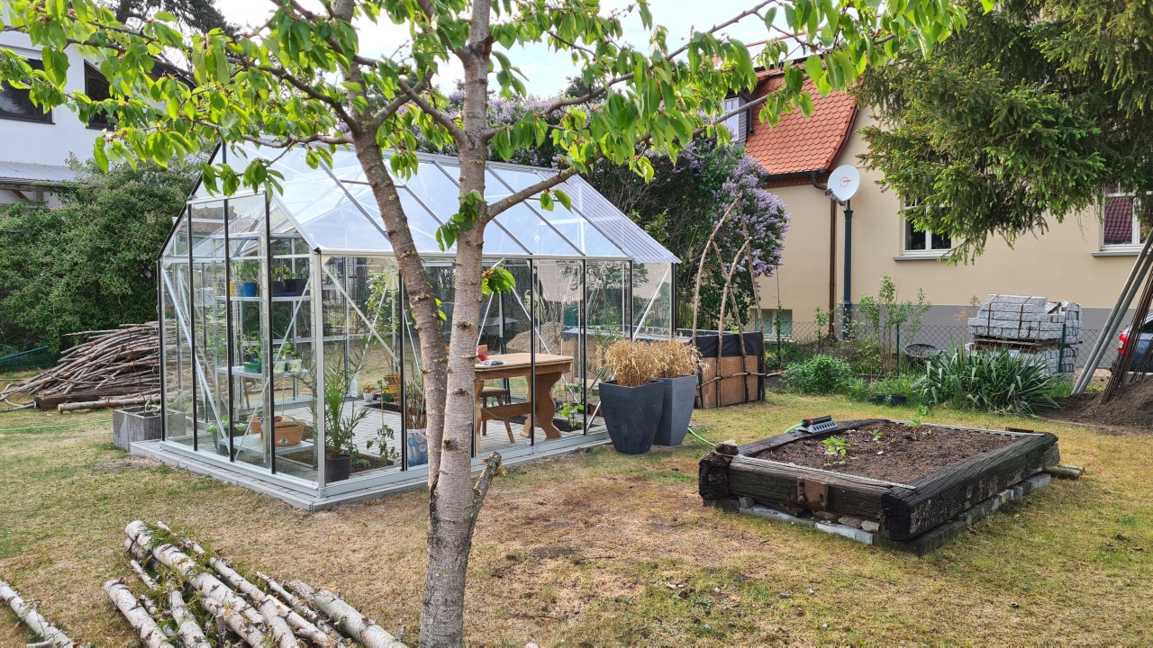 Hochbeet aus Holzschwellen